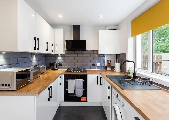 Stylish 3 Bed Abode-parking And Garden