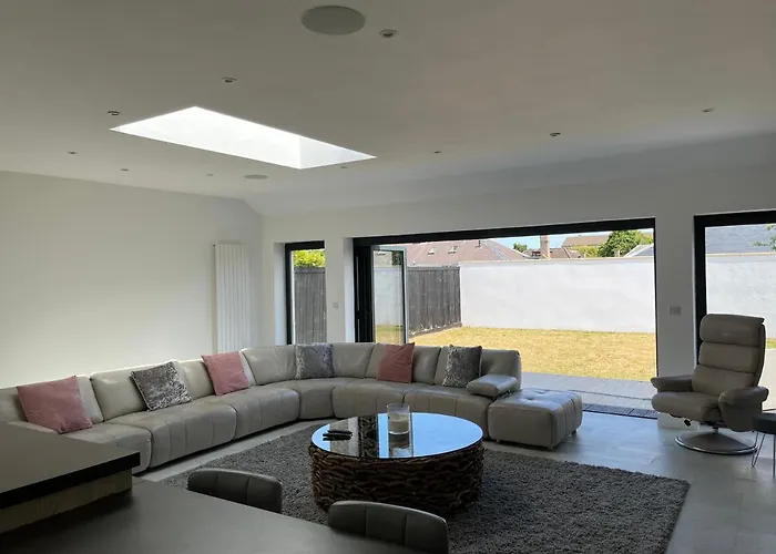 Perfect 4 Bedroom 2 Bathroom Hébergement de vacances *