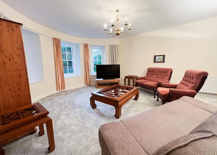 Spacious Flat Sleeps 8 Near Princes Street Apartment Edinburgh