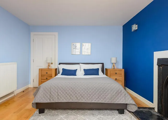 2br New Town Garden Apartment