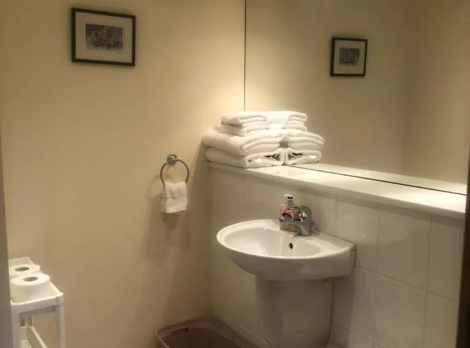 Private Parking 2 Bed 2 Bath Apartment *