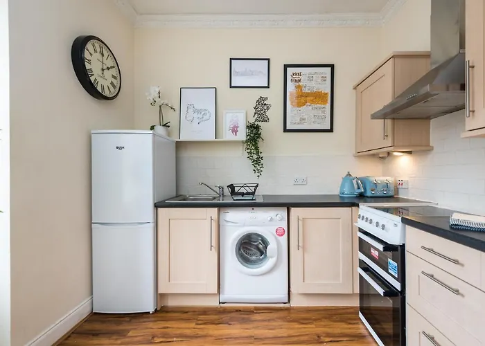 아파트 Bright And Modern 2 Bed *