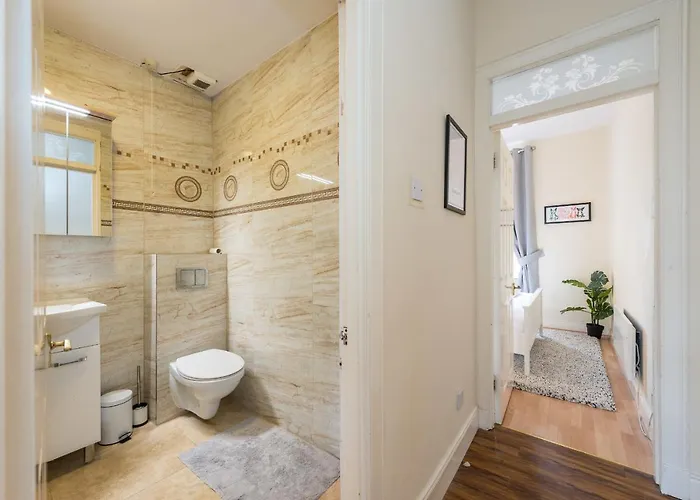 아파트 Bright And Modern 2 Bed *