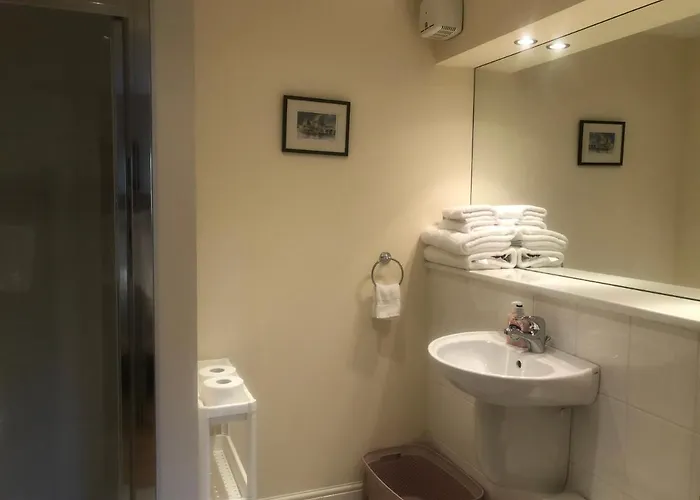 Private Parking 2 Bed 2 Bath Apartment