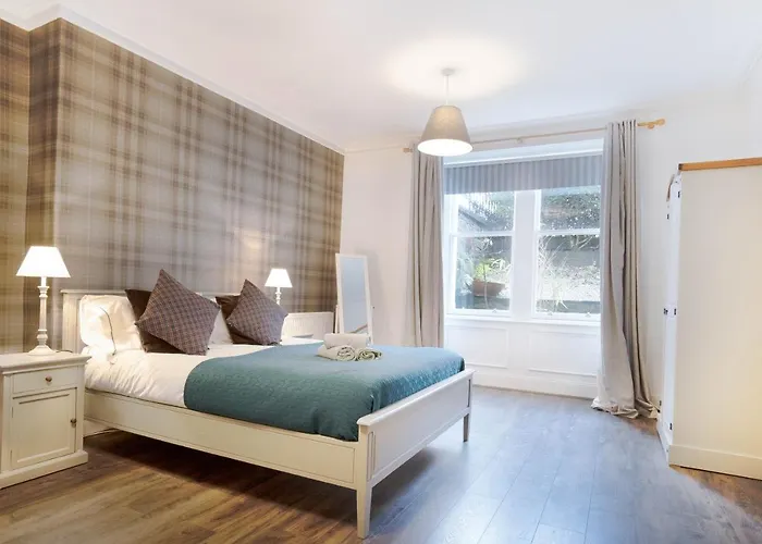 Special Basement Close To The Meadows Apartament *
