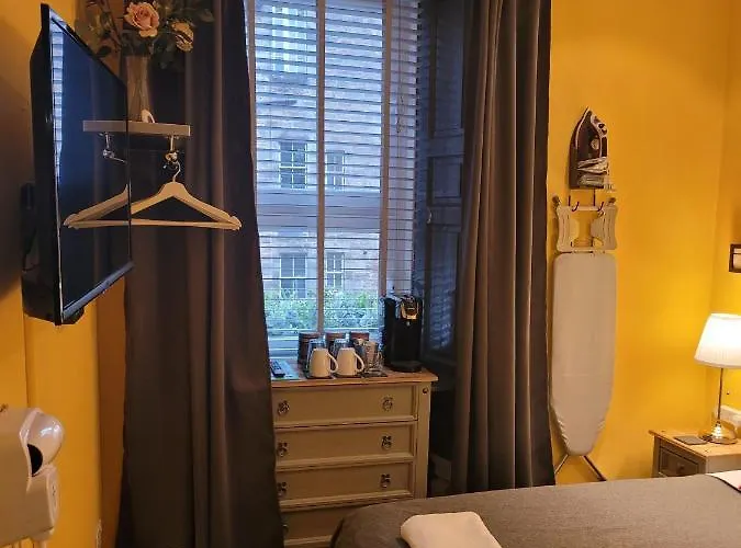 Guest house The - No 8 Edinburgh