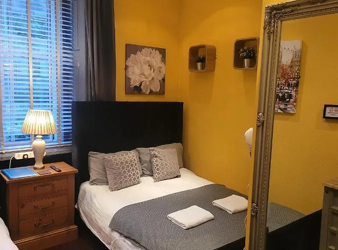 The - No 8 Guest house Edinburgh