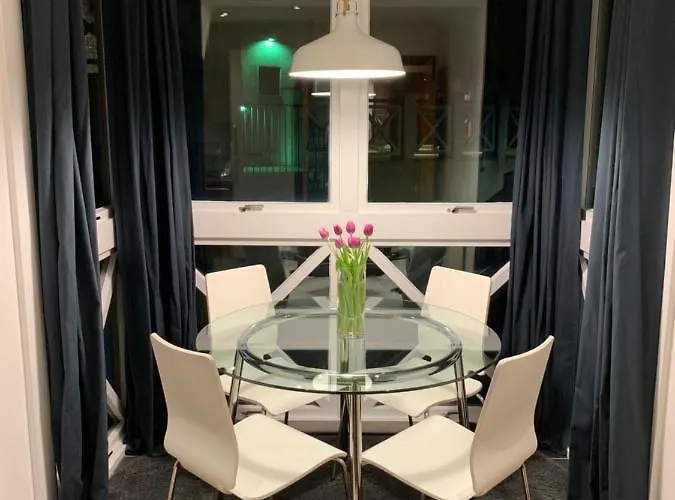 - With Balcony And Secure Garage Parking Apartament Edynburg