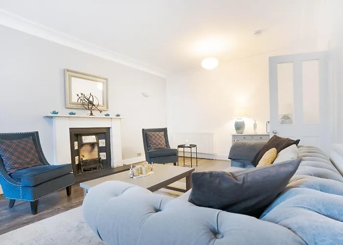 Special Basement Close To The Meadows *