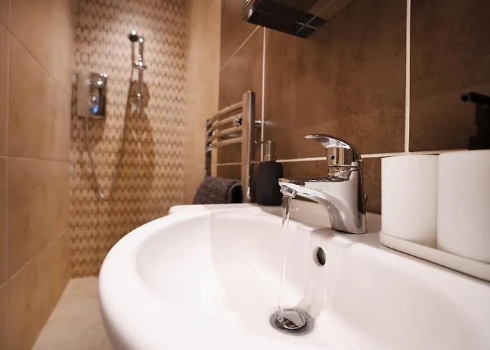 Apartament Special Basement Close To The Meadows Edynburg