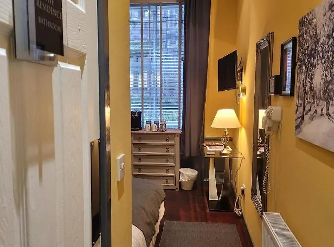 Guest house The - No 8 Edinburgh