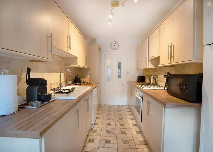 Special Basement Close To The Meadows Edynburg