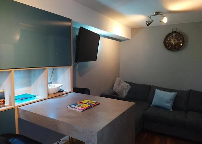 Lovely 2 Bedroom B-listed Converted Whisky Bond Appartement *