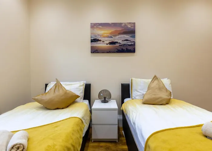 New 3-bedroom Close To Centre
