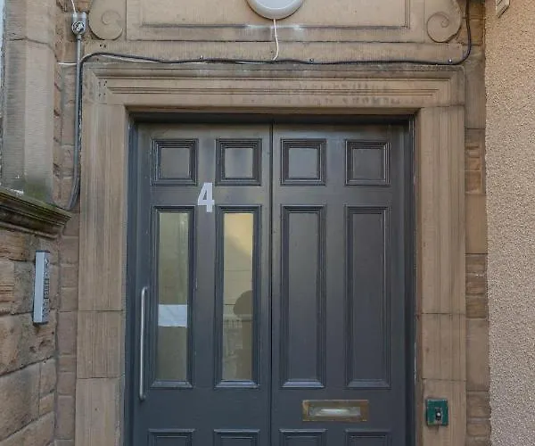 New 3-bedroom Close To Centre