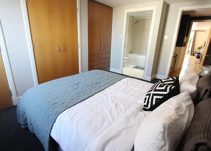 Spacious 2 Bed, 2 Bath -the Shore, Leith 公寓 爱丁堡
