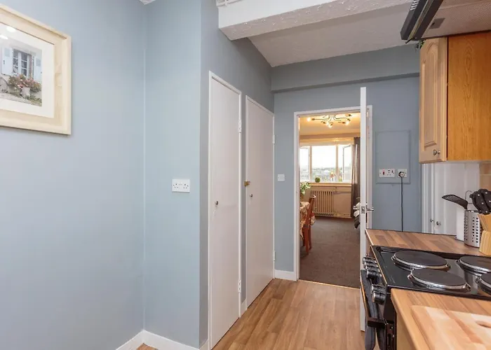 Spacious 3db -15 Minutes From Centre