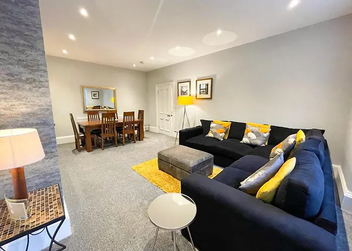 2bed, Private Garden & Fireplace, Near Water Of Leith Lejlighed