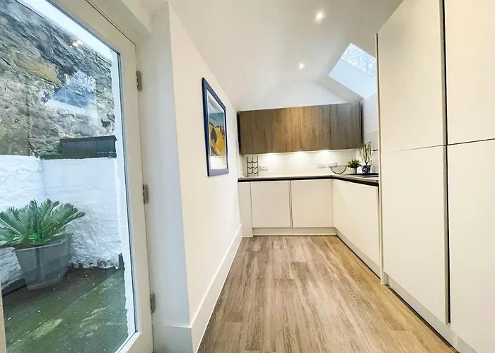 2bed, Private Garden & Fireplace, Near Water Of Leith * Edinburgh