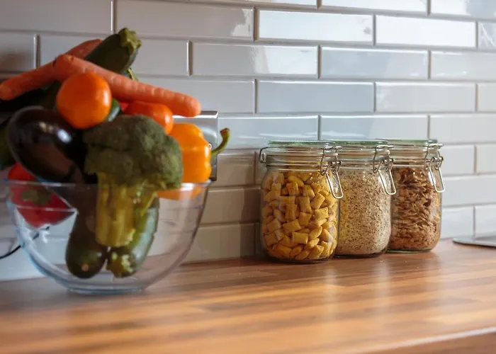 Gorgeous 3-bed Flat, 15 Minutes To Centre * Edinburgh