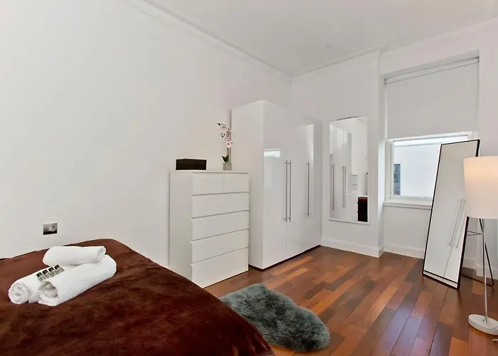 Exquisite & Lively With Fireplace & Panoramic Views