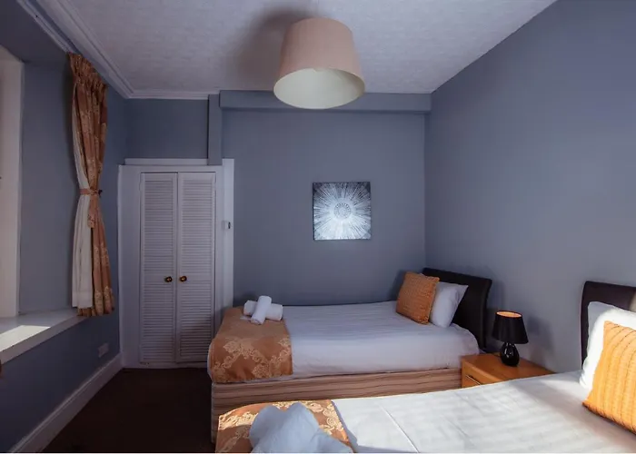 Old Town By The Castle/ Meadows! Apartment Edinburgh