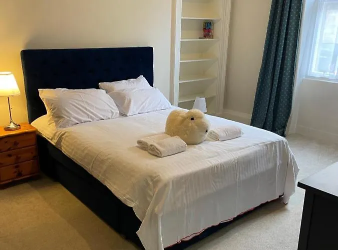 Apartment Fantastic Location 10 Mins To Princes Street- 15 To Royal Mile- Main Door-patio Edinburgh