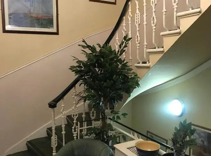 Otel The Claremont 3*