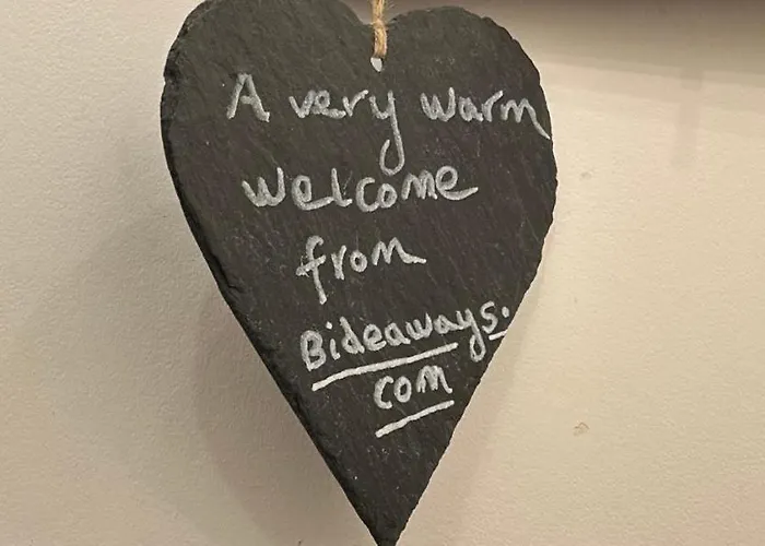 The Bonnie Bide Awa' * Edinburgh
