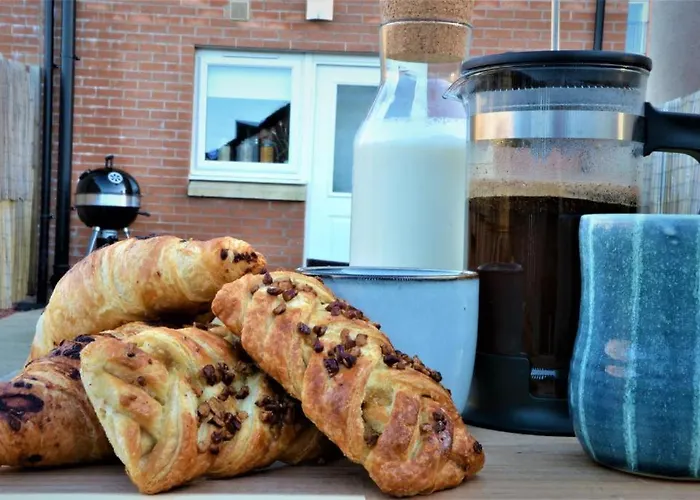 Peaceful, Lovely And Modern, Entire House בית נופש אדינבורו