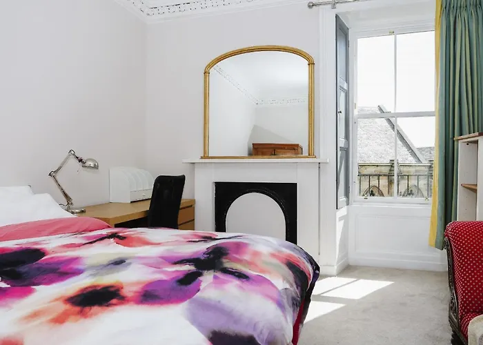 아파트 Fabulous 5 Double Bedroom Old Town *