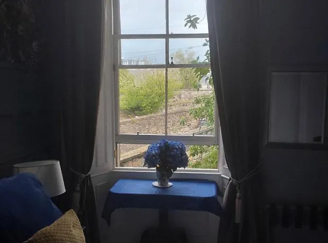 East Claremont 4*
