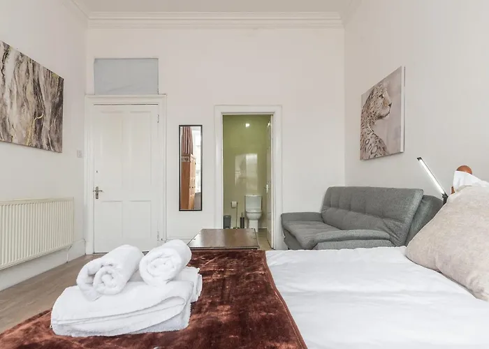 Contemporary 3 Bed City Centre - Ensuite