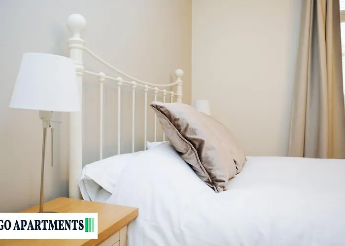 Large 2 Bed Centre - Free Parking Lejlighed