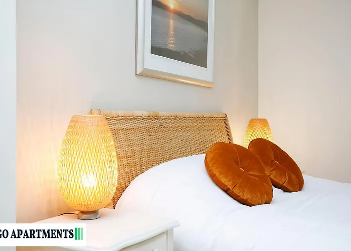 Large 2 Bed Centre - Free Parking Lejlighed