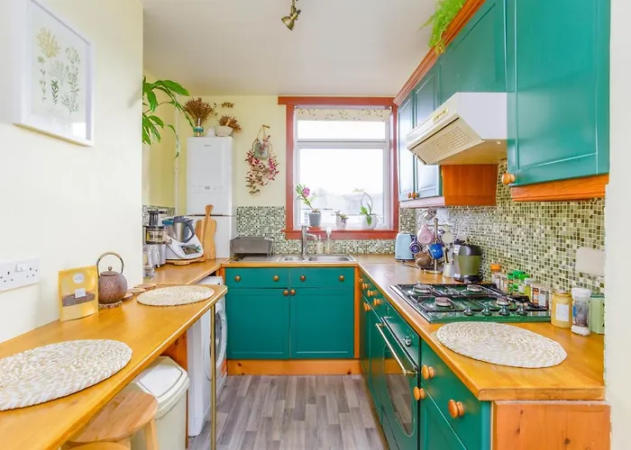 Rum i privatbostad Bright & Spacious Double With Garden View- Close To Airport & Centre Edinburg