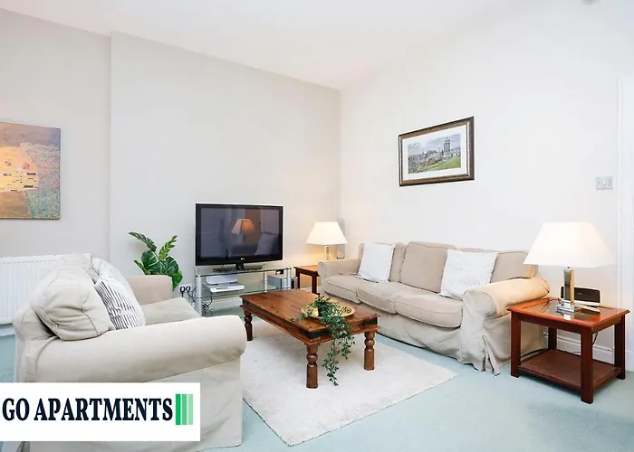 Large 2 Bed Centre - Free Parking * Edinburgh