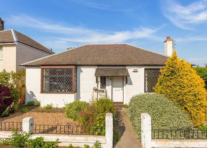 Lovely 3bed House-private Parking Holiday home *