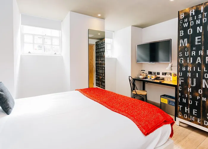 Stay Central Hotel מלון