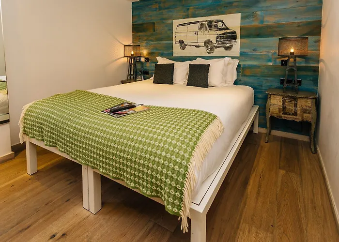 מלון Stay Central Hotel 3*