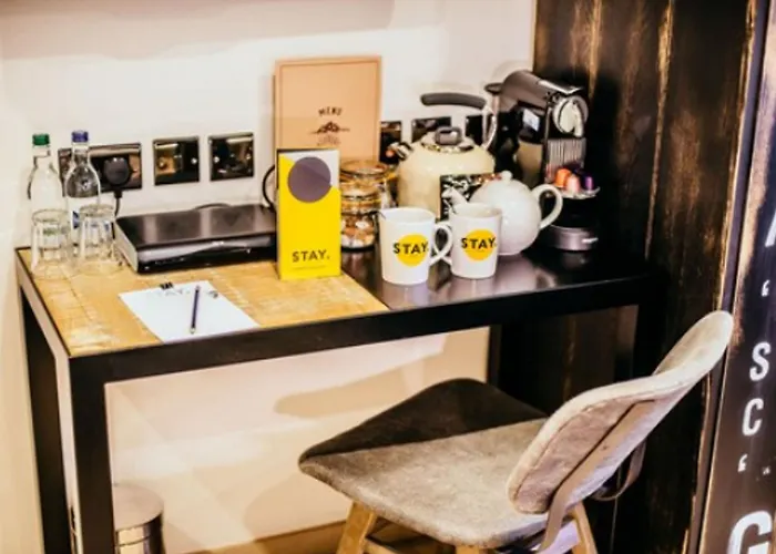 Stay Central Hotel מלון 3*