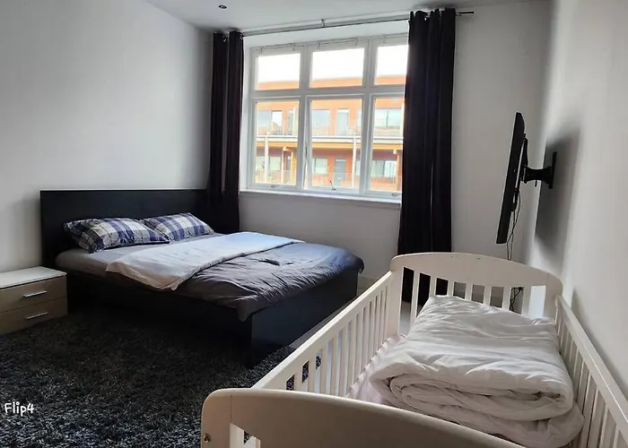 Spacious 2 Bedroom Appartement *