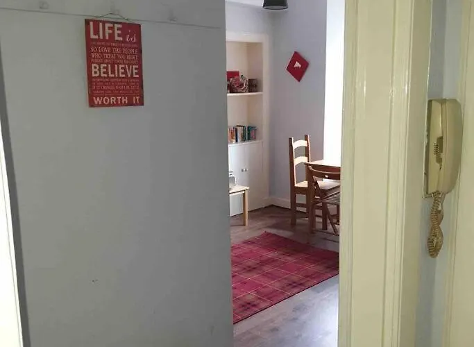 Caledonian - Charming 1 Bed Flat * אדינבורו