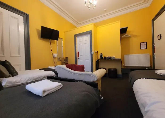 - Gilmore 3* Edinburgh