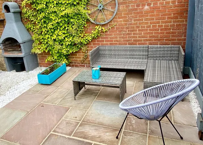 Cosy 2 Bedroom With Free Parking Near Apartment *