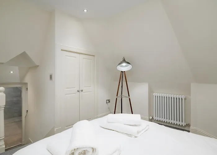 아파트 Historic Ramsay Garden Apt With Balcony Views - Pass The Keys *