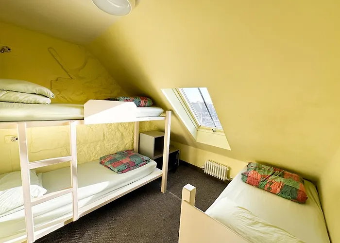 Castle Rock - Adults Only Hostel