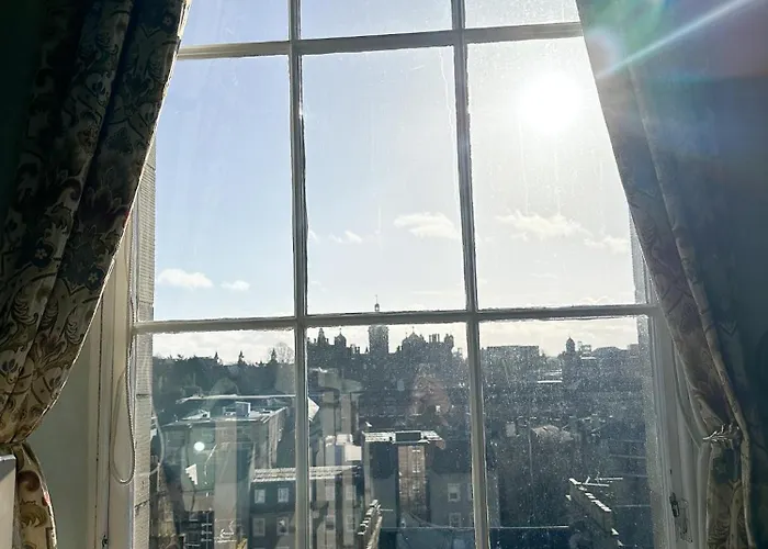 Castle Rock - Adults Only Edinburgh