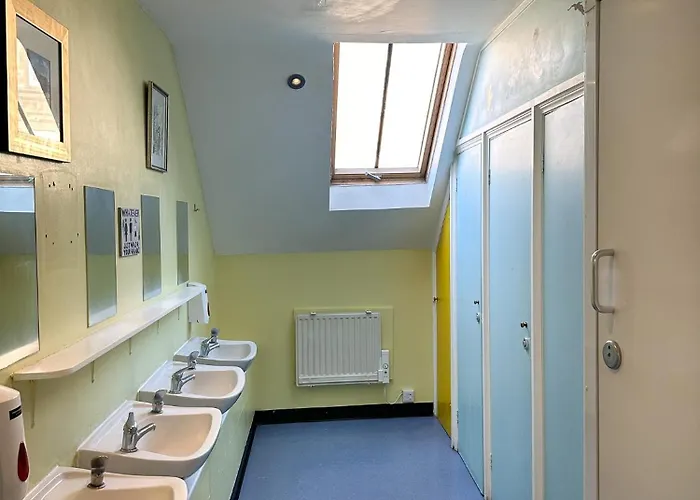 Castle Rock - Adults Only Hostel