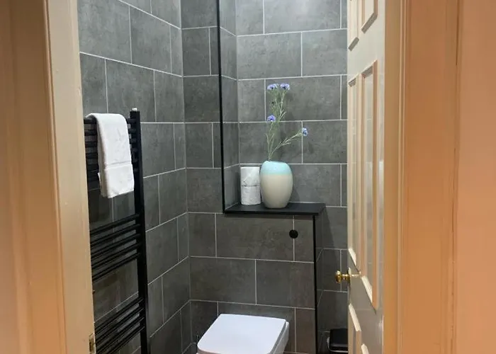 Stockbridge Two Bedroom Appartement